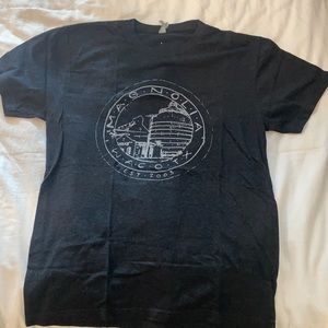 Magnolia tee